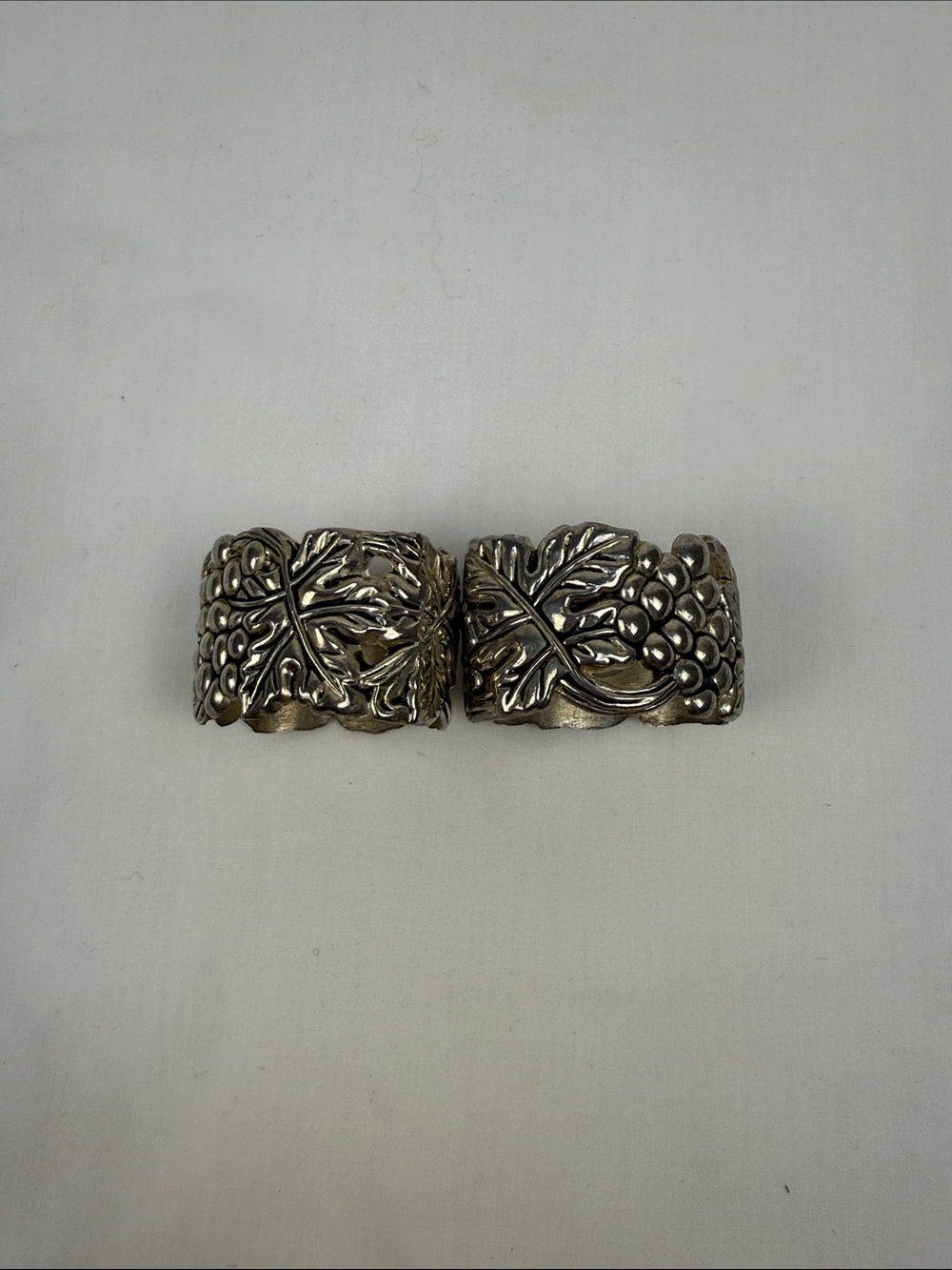 vintage Godinger silver-plated napkin rings raised grape and leaf set of 2